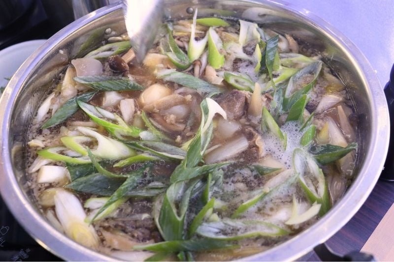 【昨年は1時間で完売】アクアイグニス仙台の「芋煮会」開催日数を増やして開催、3種の味を楽しむ