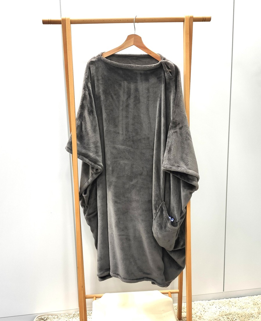 2024年秋冬最新あったか「着るコタツ」「4形態に進化する電気毛布」争奪戦に終止符！「全員暖まる電気ヒーター」山善の新商品レポ