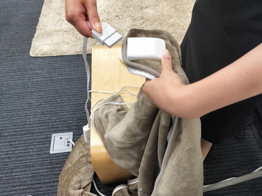 2024年秋冬最新あったか「着るコタツ」「4形態に進化する電気毛布」争奪戦に終止符！「全員暖まる電気ヒーター」山善の新商品レポ