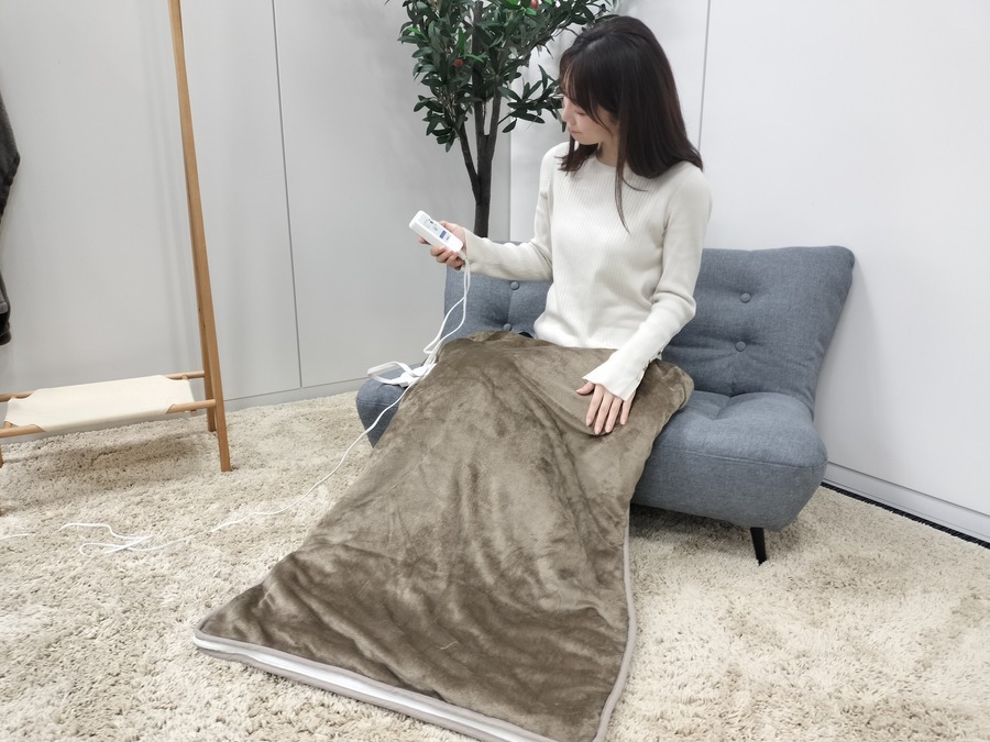 2024年秋冬最新あったか「着るコタツ」「4形態に進化する電気毛布」争奪戦に終止符！「全員暖まる電気ヒーター」山善の新商品レポ