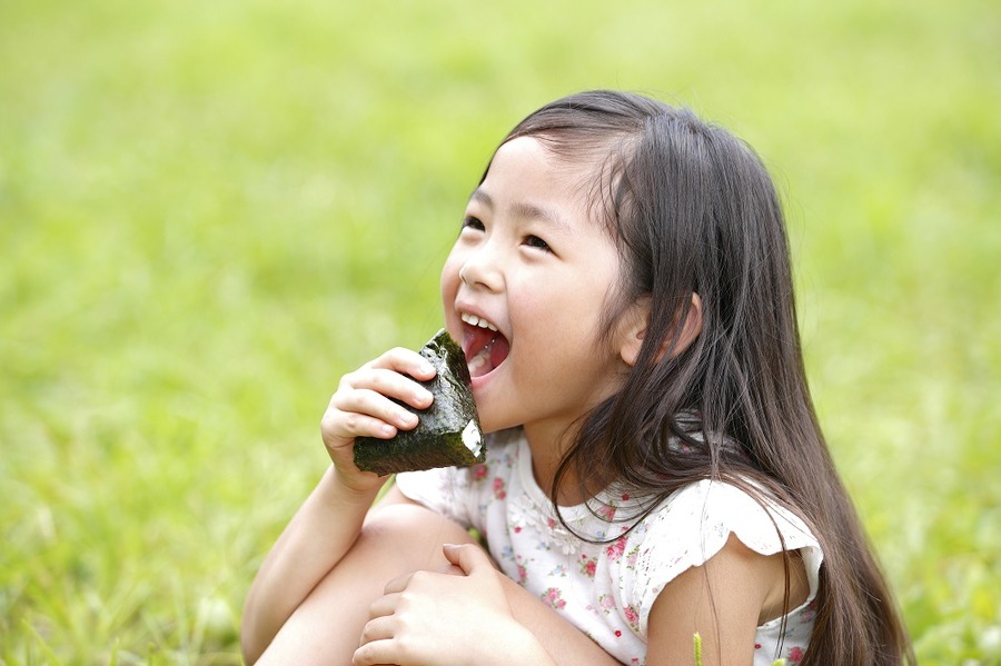 おにぎりの海苔はパリっと派？　海苔パリおにぎりを自宅でつくるワザ