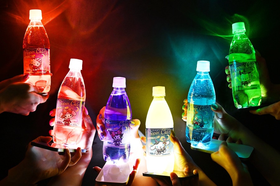 DAISO限定！サンリオキャラクターがネオンのように光る「ポッピンサイダー」に