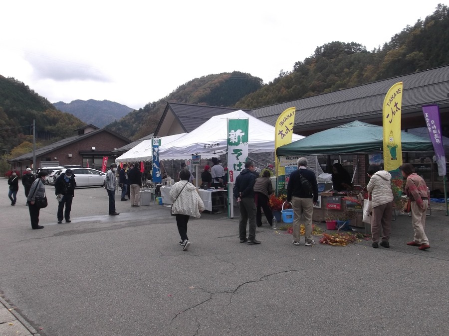 岐阜・高山市で「火畑そば収穫祭」開催　挽きたての新蕎麦を「かけ蕎麦」にて800円で販売(10/26)