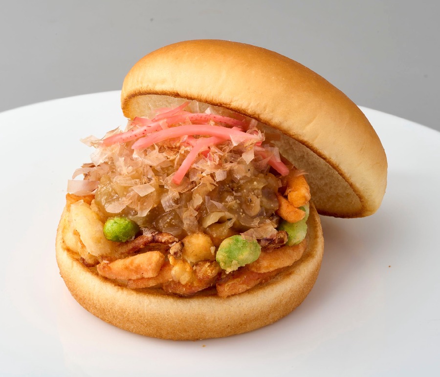 モスド関東に誕生！新商品「海鮮明太もんじゃ焼き風バーガー」