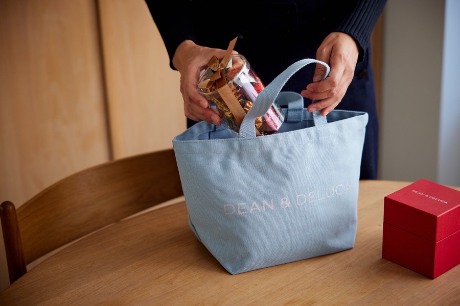 【DEAN & DELUCA】チャリティートートバッグ2024を数量限定で発売