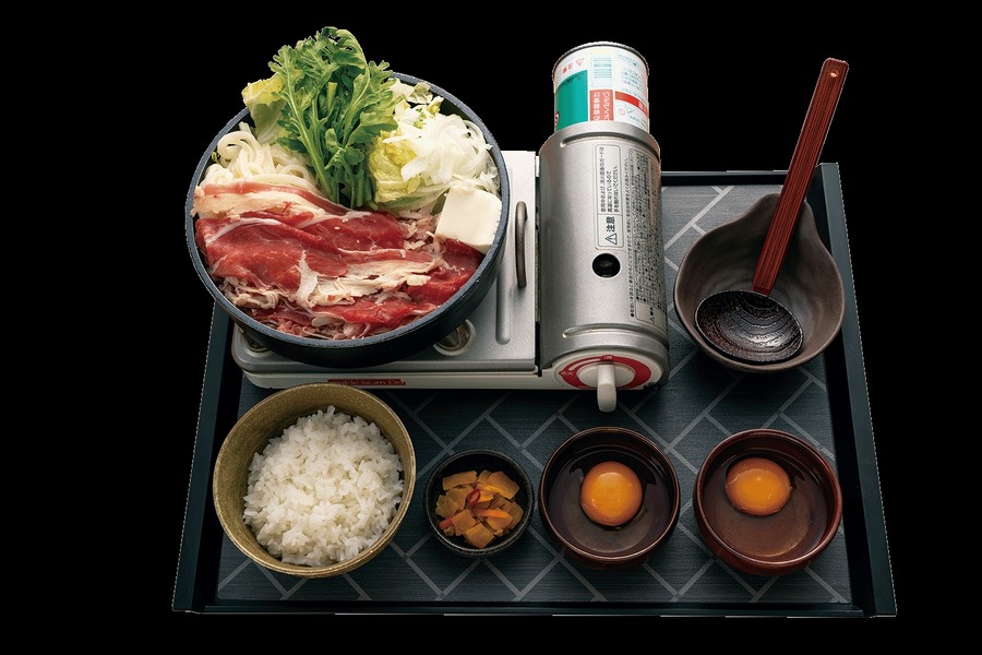 冬の定番「牛すき焼き鍋定食」を販売開始　定食屋「宮本むなし」アプリではクーポンも