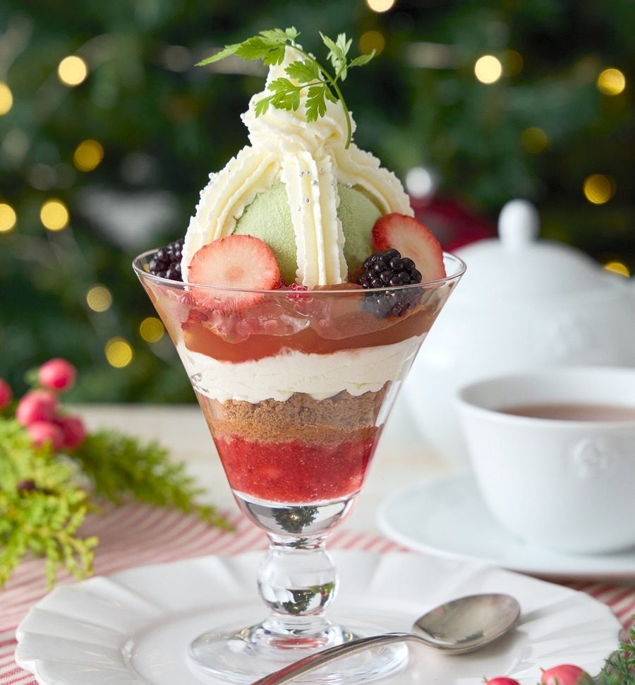 冬っぽい真っ白なデコレーション！クリスマス限定スイーツが登場【Afternoon Tea】