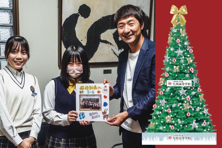 福岡でサンタ像が100体以上大集合！KBC FESTA de SANTA開催