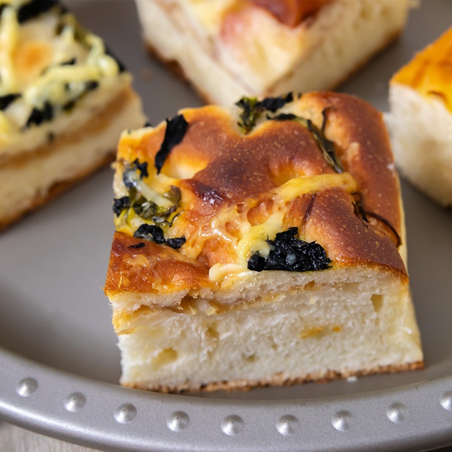 大阪万博公園駅のパン食べ放題が進化　平日限定でサラダが付くお得なランチも提供