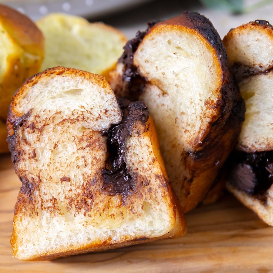 大阪万博公園駅のパン食べ放題が進化　平日限定でサラダが付くお得なランチも提供