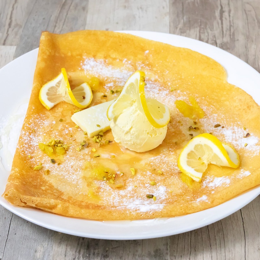 大阪万博公園駅のパン食べ放題が進化　平日限定でサラダが付くお得なランチも提供