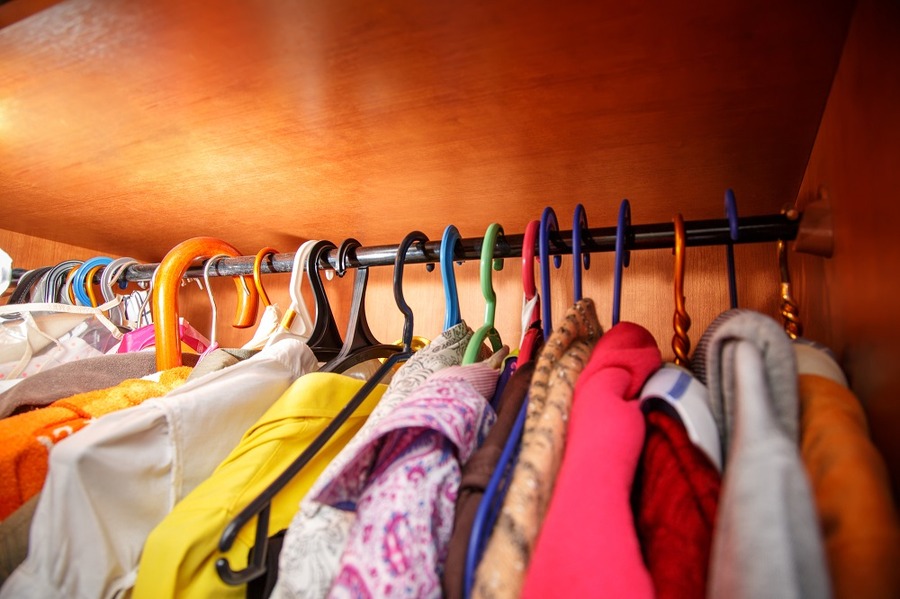 「洋服代」1年間でどのくらい使ってる？　被服費の出費を減らすために私が実行して効果的だった3つこと