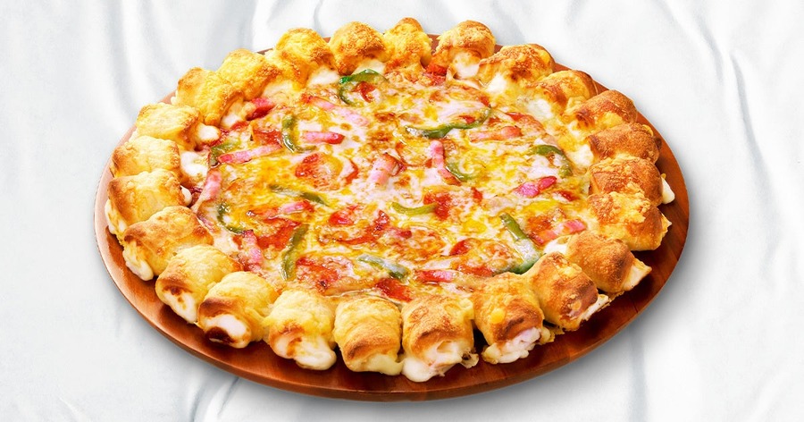 ピザハットの新作　生地のミミにチーズを巻き込んだ「チチチ チージーロール」登場(11/24まで)