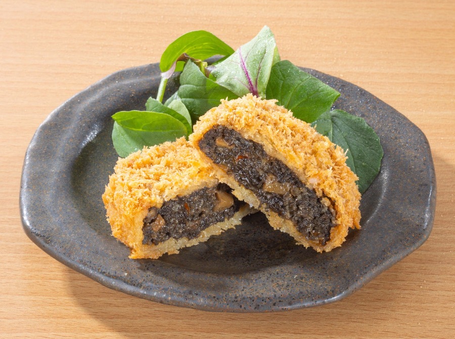 【とんかつ新宿さぼてん】ブラックフライデー限定「黒ごま坦々メンチかつ」が初登場