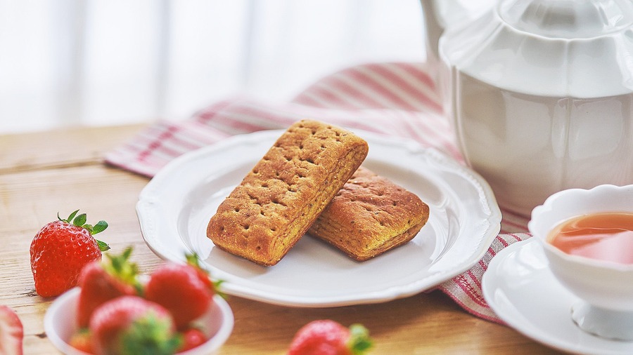 完全栄養の主食ベースブレッド、新フレーバー「BASE BREAD ストロベリー」発売