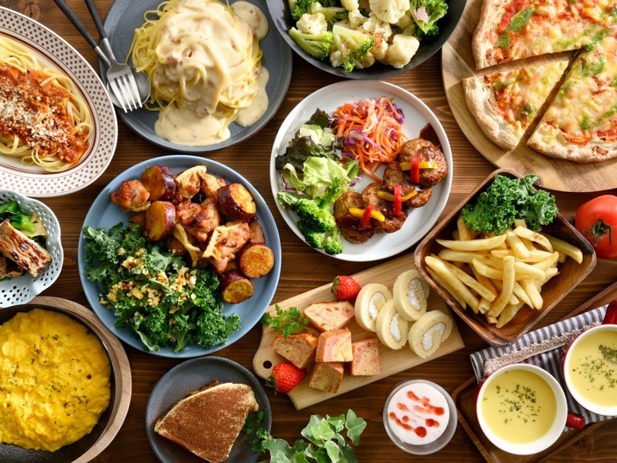 WEB予約限定のアルコール飲み放題無料プラン「ニラックスブッフェ」(12/1-12/30）