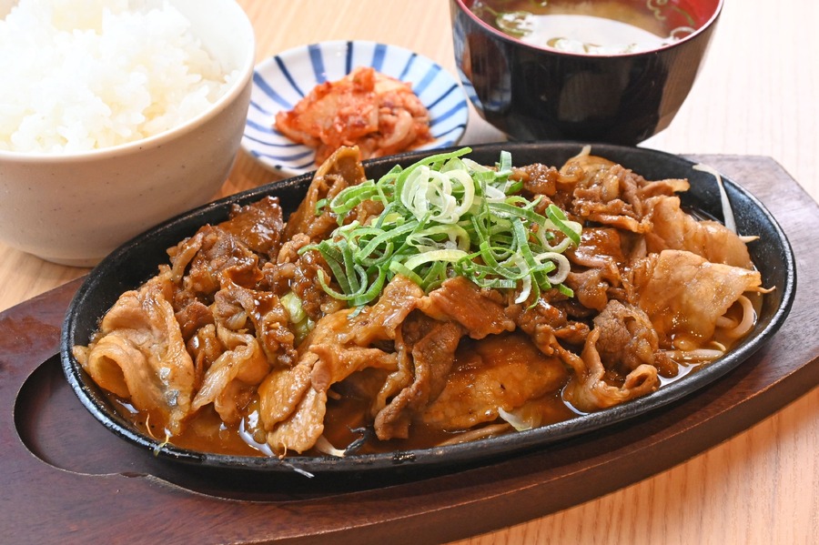 大阪「焼肉ホルモンまるよし」のランチでごはん食べ放題！