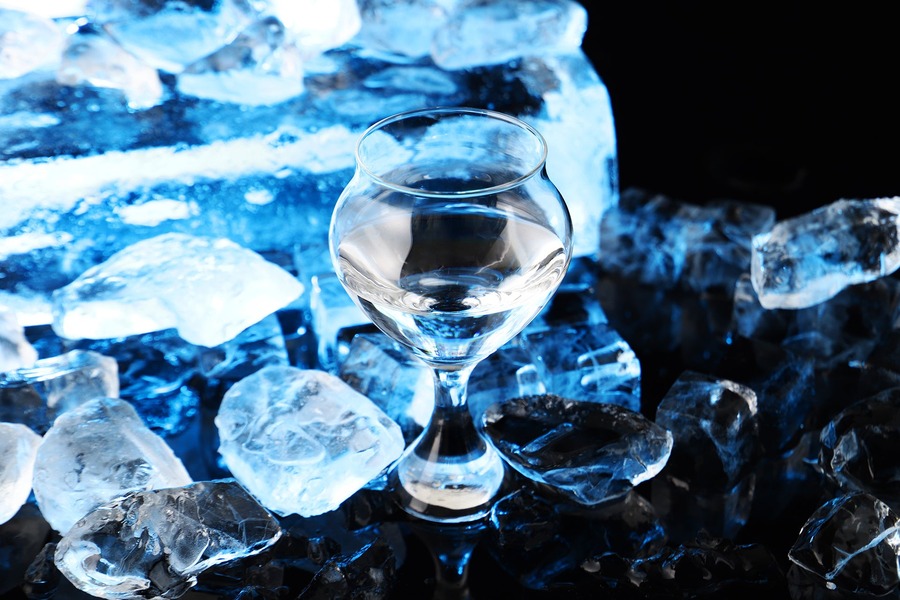 時を止めた日本酒「氷刻 -HYOKOKU-」抽選販売開始