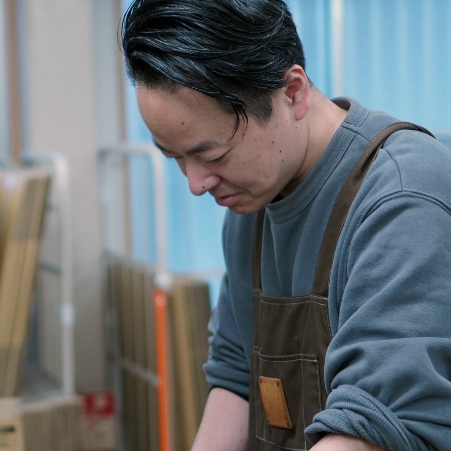 甲冑を彷彿とさせる独特のデザインが特徴　村瀬鞄行の革新ランドセル　