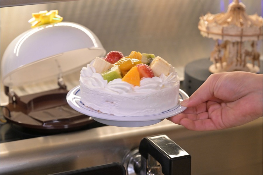 「SNSで話題になったくら寿司のケーキが半額だぞ！」プレゼントシステムも新たに70店舗で導入