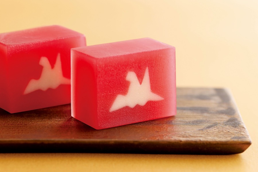 鶴屋吉信、2025年お正月和菓子を発売　オンラインショップ限定で全国送料無料キャンペーン