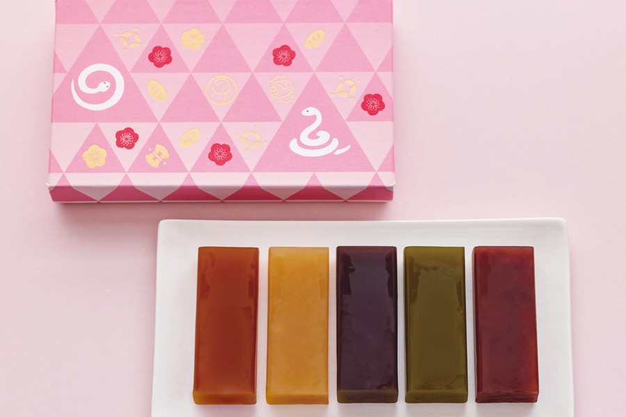 鶴屋吉信、2025年お正月和菓子を発売　オンラインショップ限定で全国送料無料キャンペーン