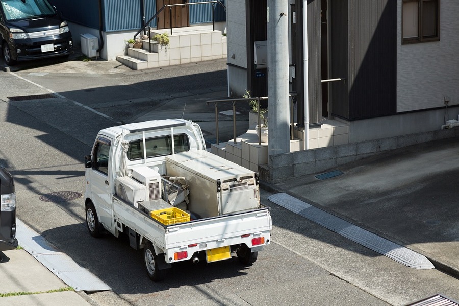 不要な車のバッテリーをお金に換える錬金術　無許可業者には任せないで！