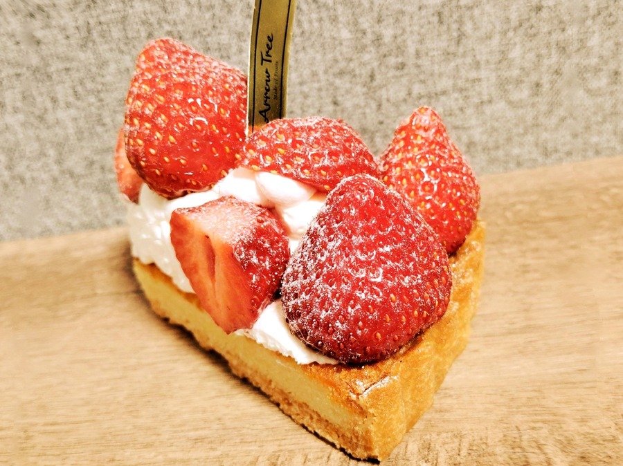 エキュート各館で「いちごフェア」開催！甘酸っぱいスイーツが勢揃い