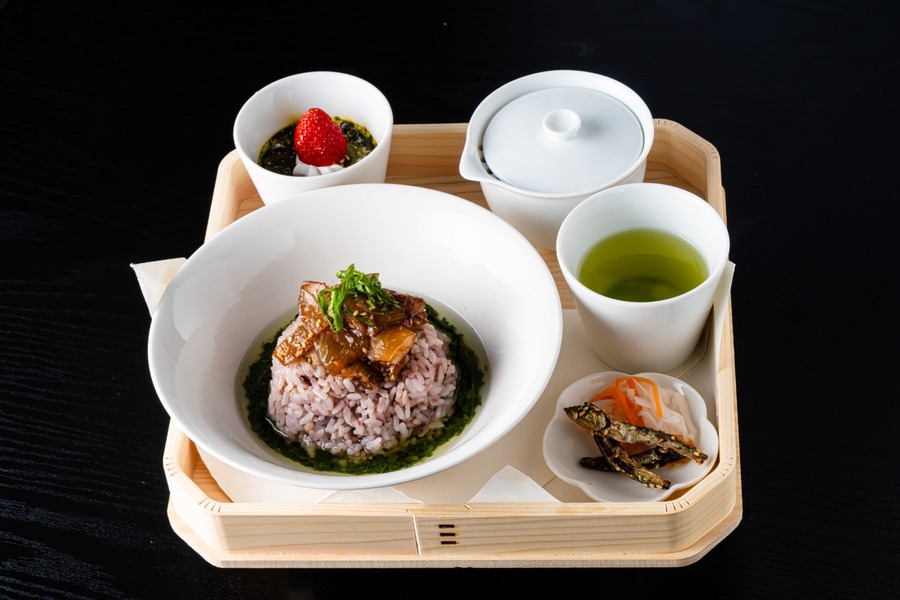 【1月11日開店】すべて祈祷した食材でつくった料理とスイーツを　福岡県八女市、福島八幡宮内「カミカケ茶屋」