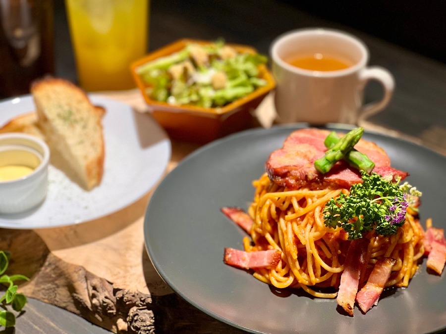 ウッドデザインパーク栄店、新ランチメニュー「パスタランチ」と「ステーキランチ」を追加