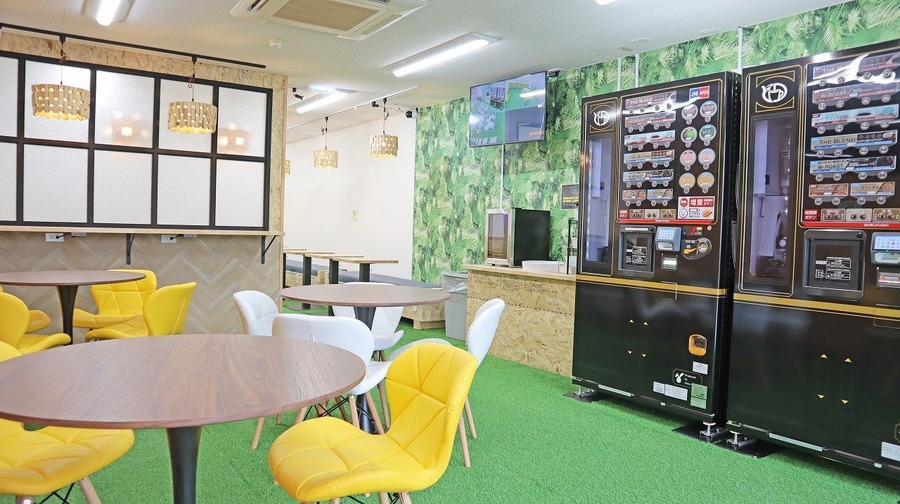 時間無制限でWi-Fiと電源を利用可能な無人カフェ「セルフカフェ」大阪で拡大