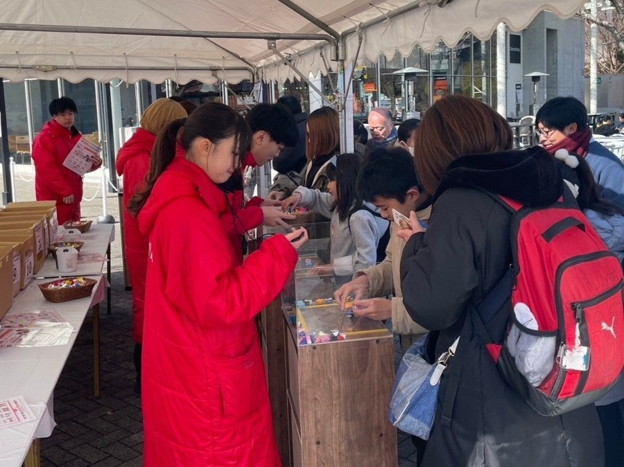 今年も開催！チロルチョコ積み選手権　遊園地のよみうりランド(2/8、9、11)
