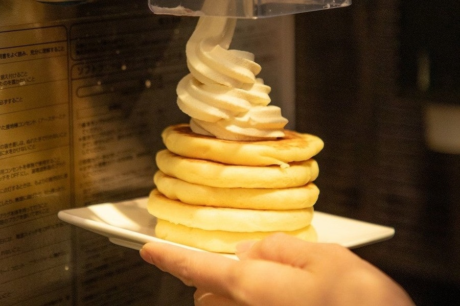 ネットカフェに自動パンケーキマシン登場！食べ放題半額キャンペーン(1/31まで)
