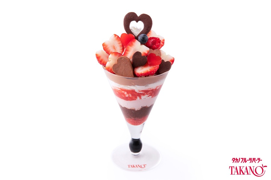 タカノフルーツパーラーの「苺とチョコのバレンタイン限定パフェ」