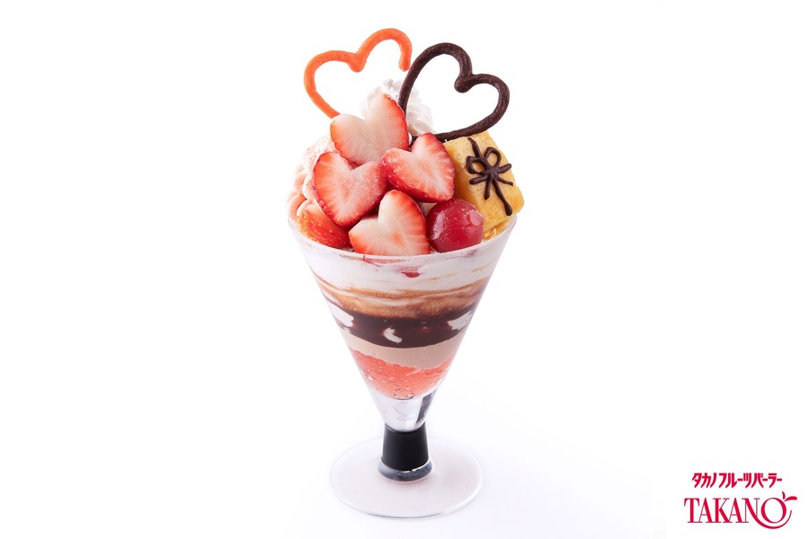 タカノフルーツパーラーの「苺とチョコのバレンタイン限定パフェ」