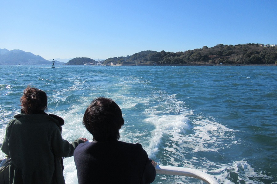 海洋散骨体験クルーズ、徳島と山口で開催