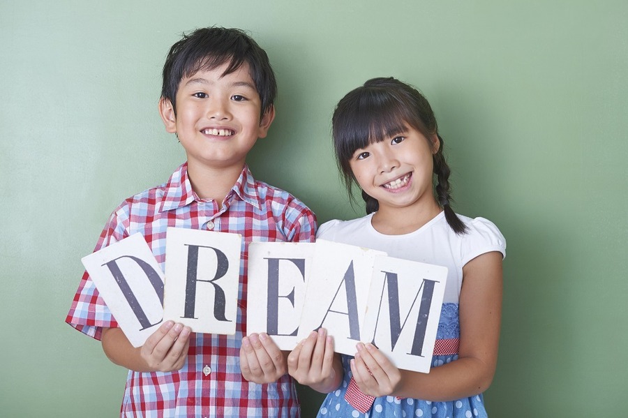 子どもの英語教育、いつから始める？　どんな方法があるの？