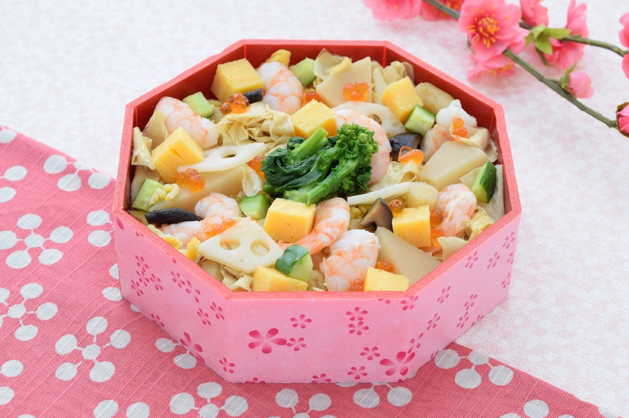 梅の花「ひなまつり限定弁当」を全国の百貨店惣菜フロアなどの店舗で販売(3/2、3)