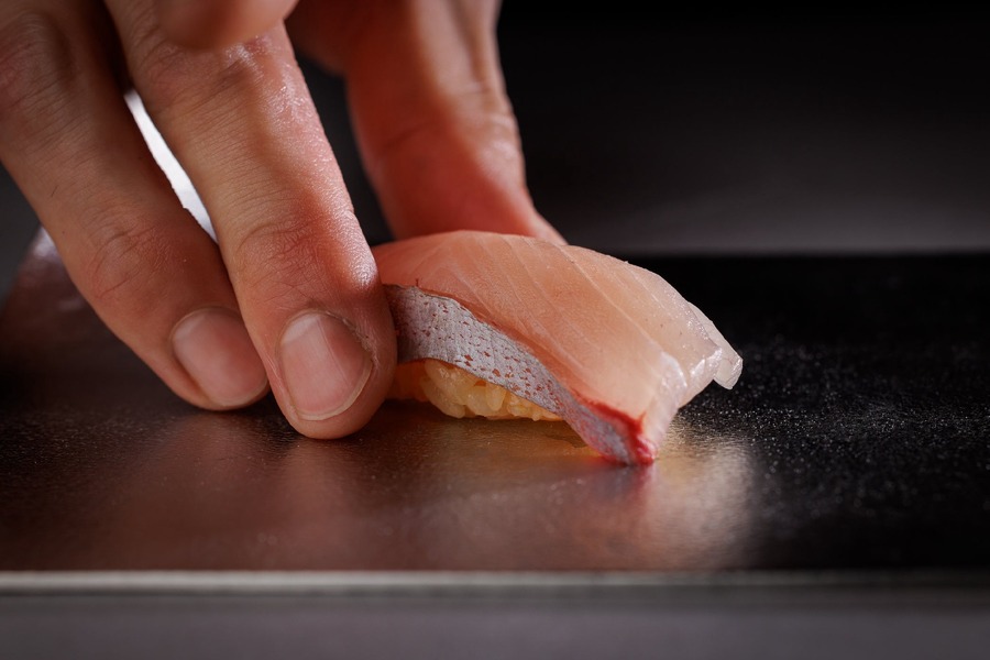 【限定復活】本格江戸前赤酢寿司、六本木で15品¥3800コース、要予約