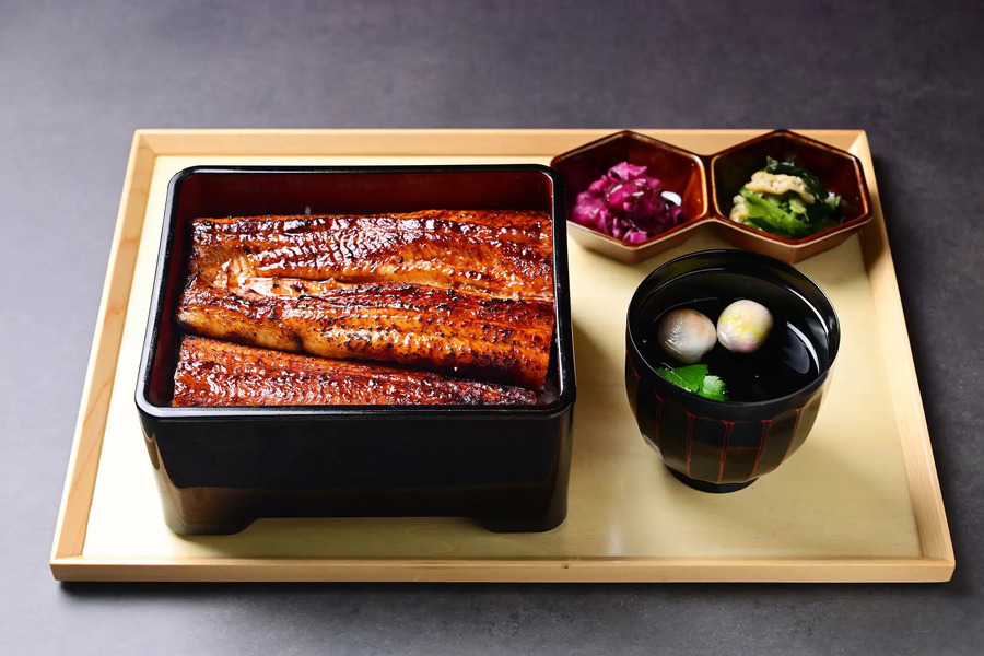 【祝2000円】鰻重（上）がオープン記念価格「昼どきうなぎ うな綴」