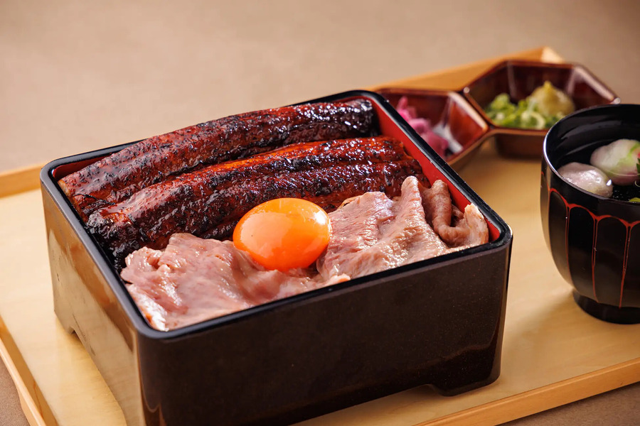 【祝2000円】鰻重（上）がオープン記念価格「昼どきうなぎ うな綴」