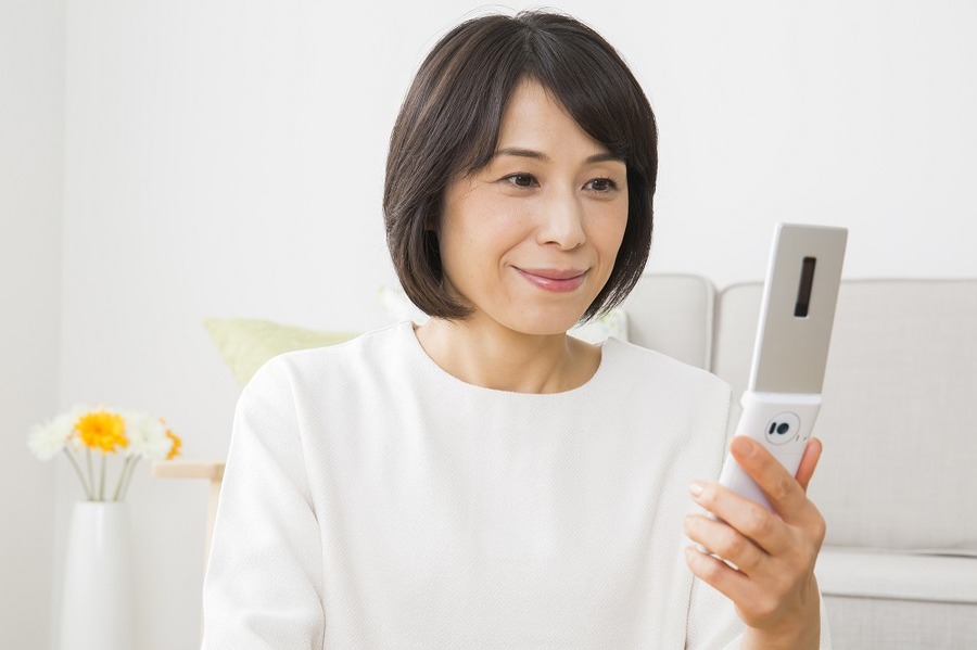 根強くガラケー派だった筆者が「格安スマホ」に乗り換えてみた話