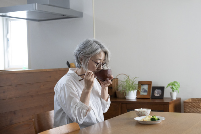 『57歳、いきいきハッピーおひとりさま暮らし』（株式会社KADOKAWA）