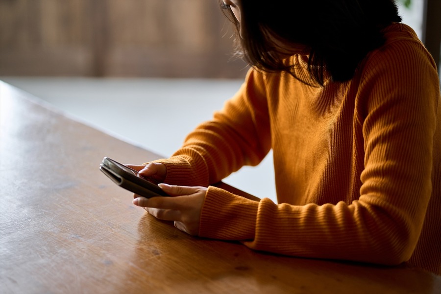 “あの店ひどい”って書いたら訴えられる？SNSの悪口と名誉毀損のリアルな境界線