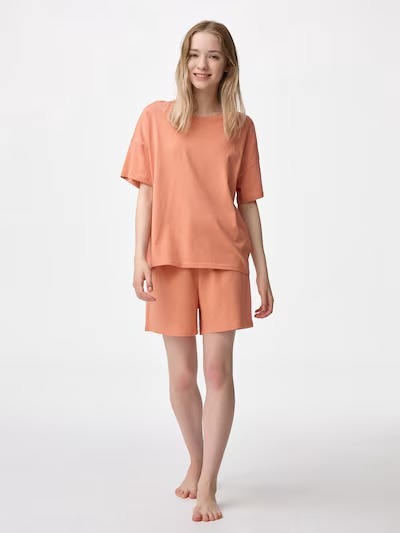 【GU】6月の新作おすすめ7選｜ルームウェアやコラボTなど990円から！着回し力抜群のプチプラアイテムが続々登場