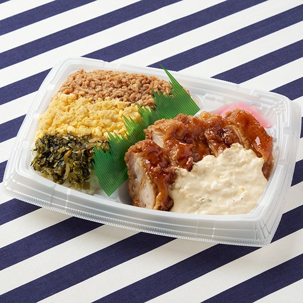 ファミマがキャンペーン同時開催！おむすびと綾鷹セット100円引き＆人気弁当ご飯20％増量