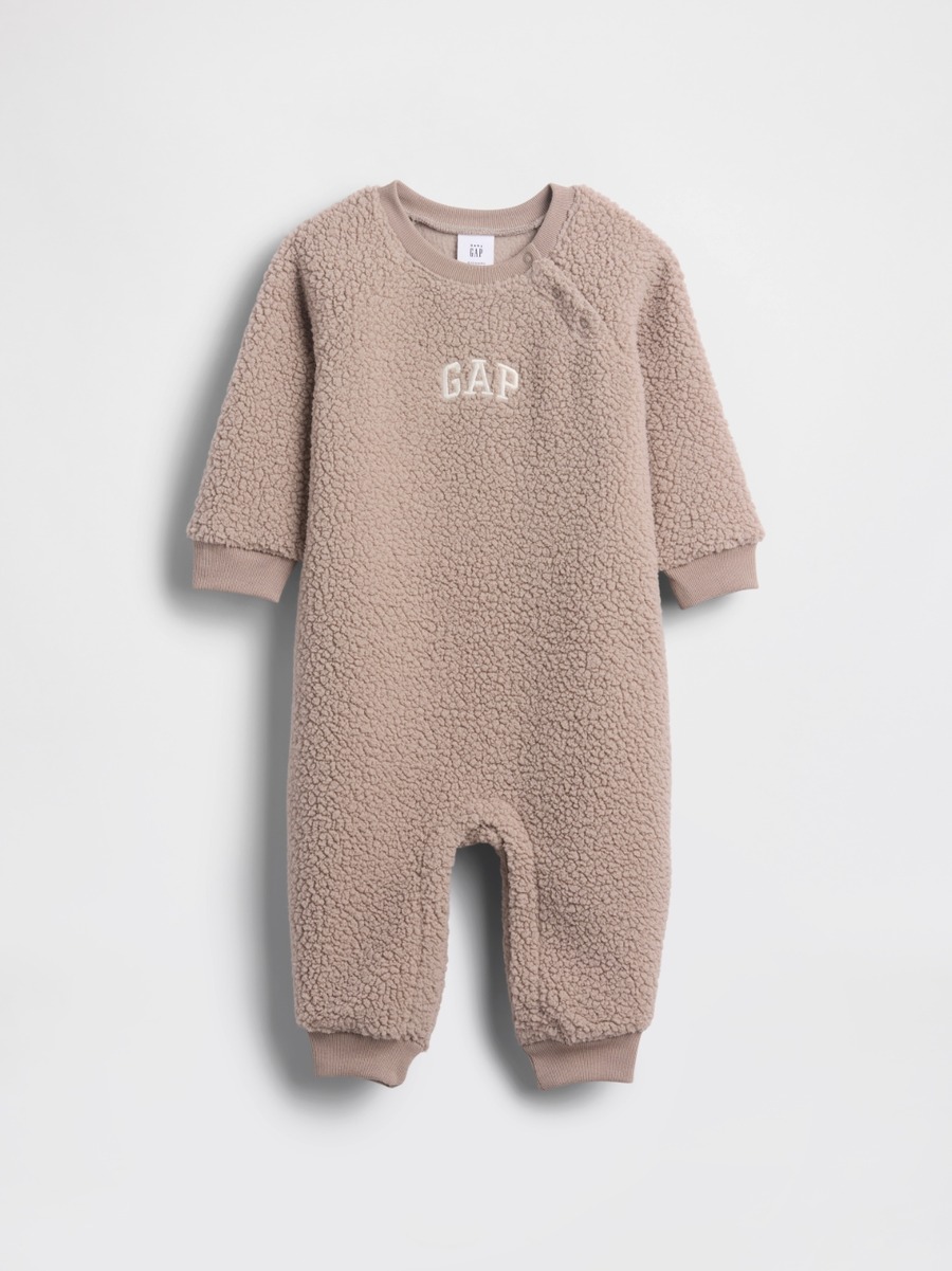 GAPのブラックフライデー！最大50%オフ&総額1,000万円分のギフトカード配布
