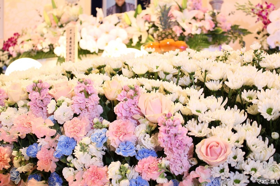 「購入」した葬儀の供花、花祭壇のお花はどこへ行く？