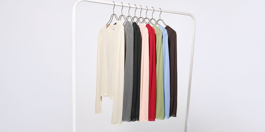 【GU】4月9日までのSALE情報｜ソフトシアークルーネックT790円＆キッズデニム1,290円など期間限定で特別価格に
