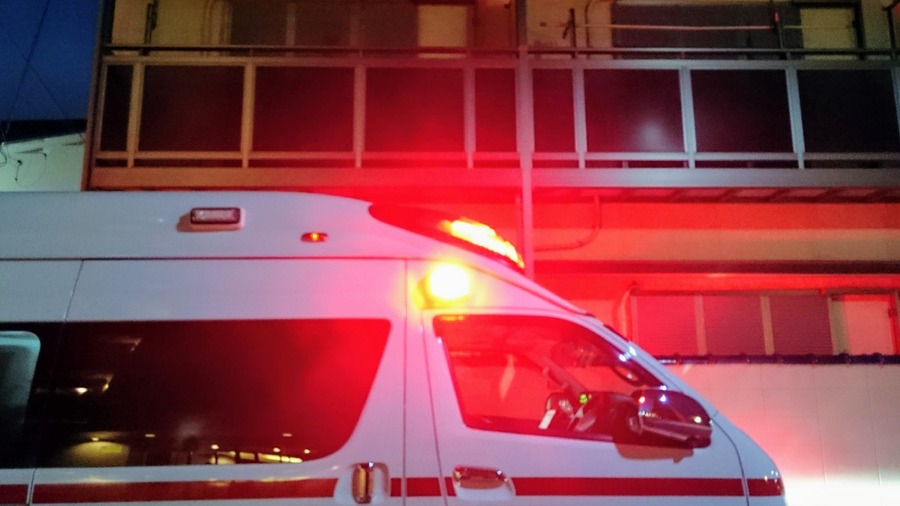 救急車で運ばれて 7,700 円？ 一部の街で始まった新しい負担